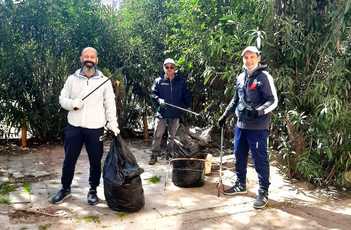 A Foggia Continua La Raccolta Dei Rifiuti Dei Volontari De La Via