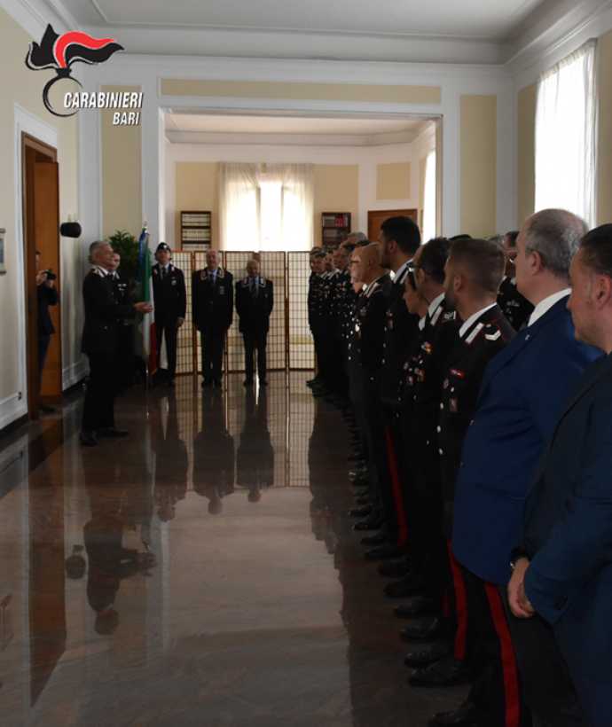 Bari Il Saluto Del Generale Antonio De Vita Ai Carabinieri Della